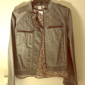 Jacket + tank top
